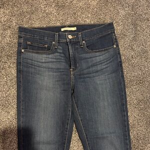 Levi’s 312 Shaping Slim Jeans – W30 L28